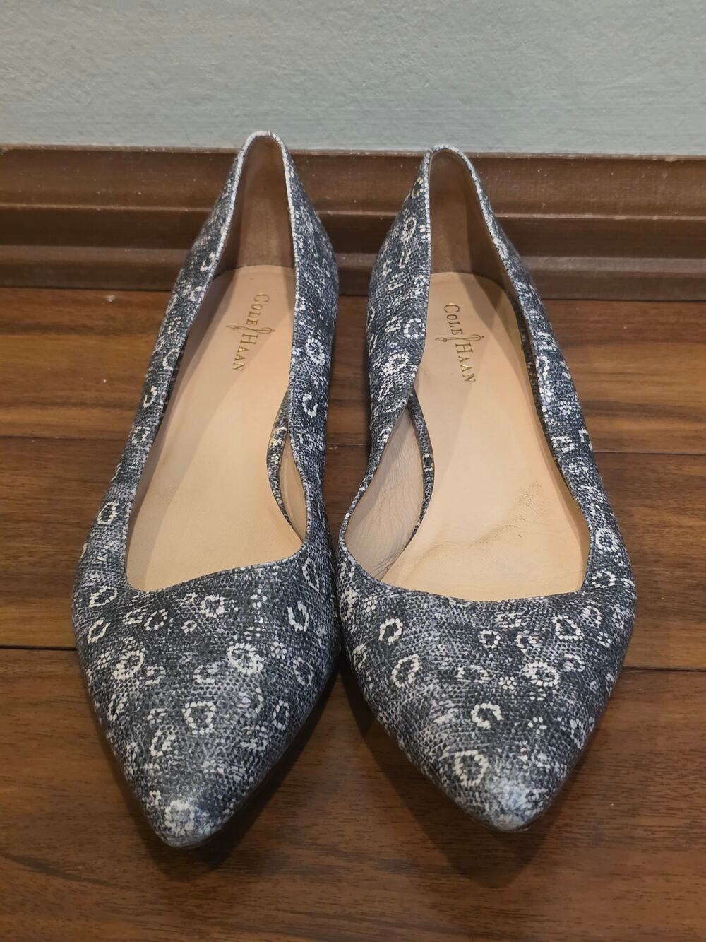Cole Haan Vanessa skimmer pointed toe flats grey leopard jaquard print - 7B